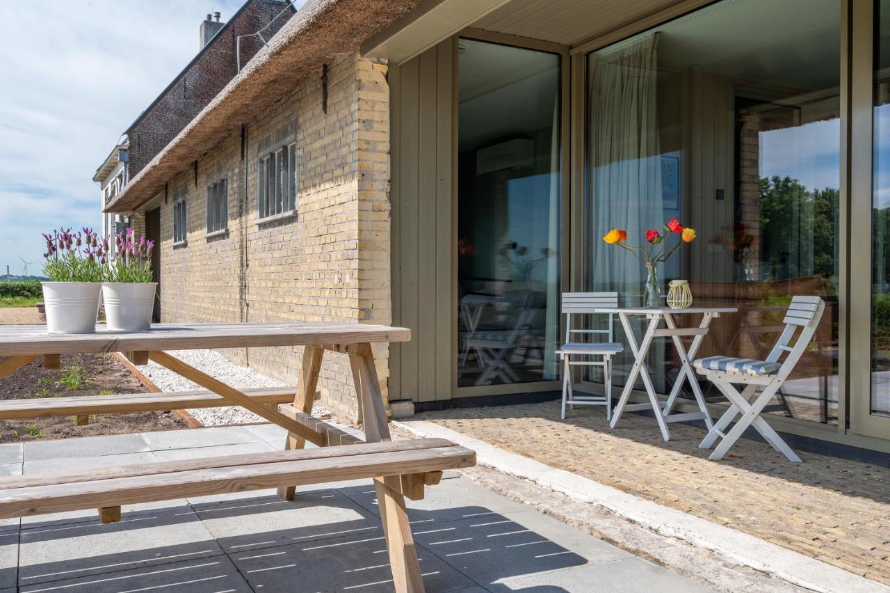 Appartement De Dageraad In Monumentale Boerderij Kimswerd Dış mekan fotoğraf