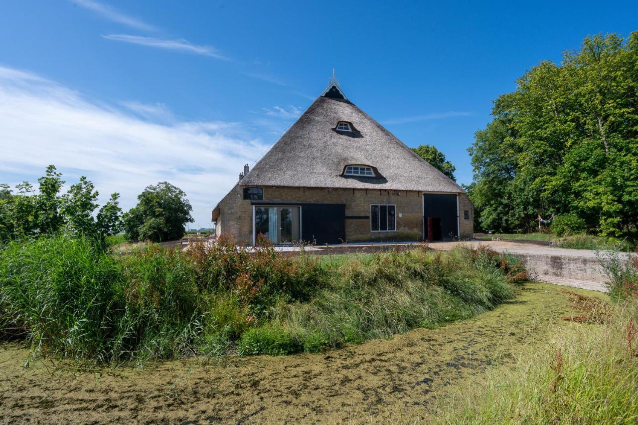 Appartement De Dageraad In Monumentale Boerderij Kimswerd Dış mekan fotoğraf