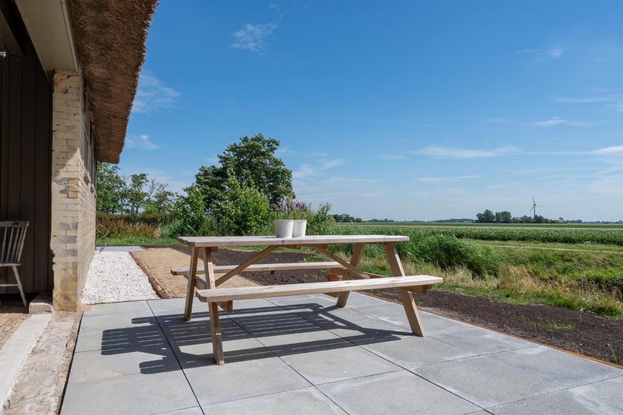Appartement De Dageraad In Monumentale Boerderij Kimswerd Dış mekan fotoğraf