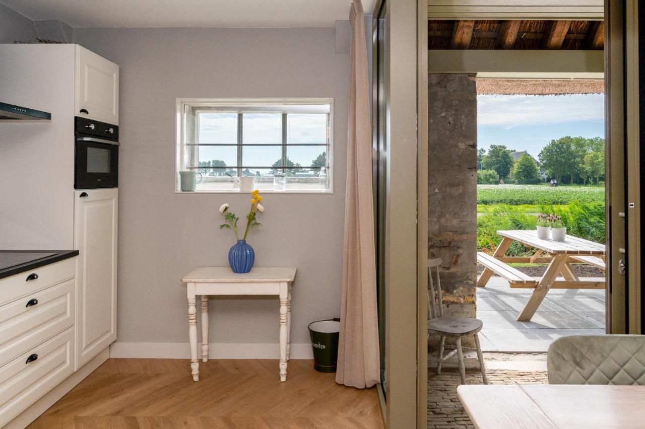 Appartement De Dageraad In Monumentale Boerderij Kimswerd Dış mekan fotoğraf